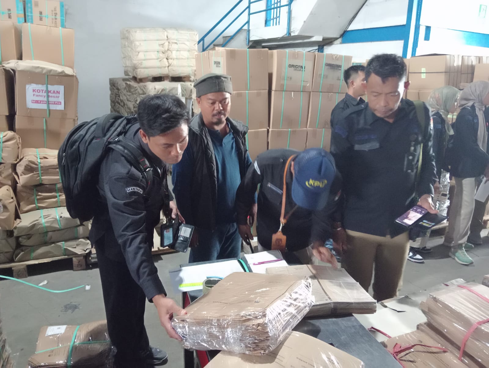 Bawaslu Babel Lakukan Pengecekan di Percetakan Logistik Pemilihan 2024
