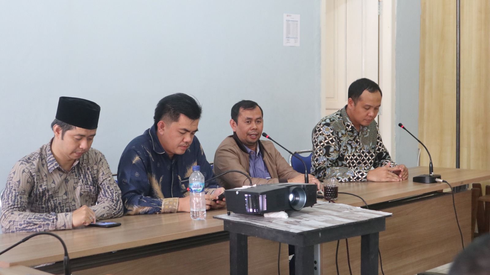 Davitri Sampaikan Pentingnya Lakukan Kajian Hukum