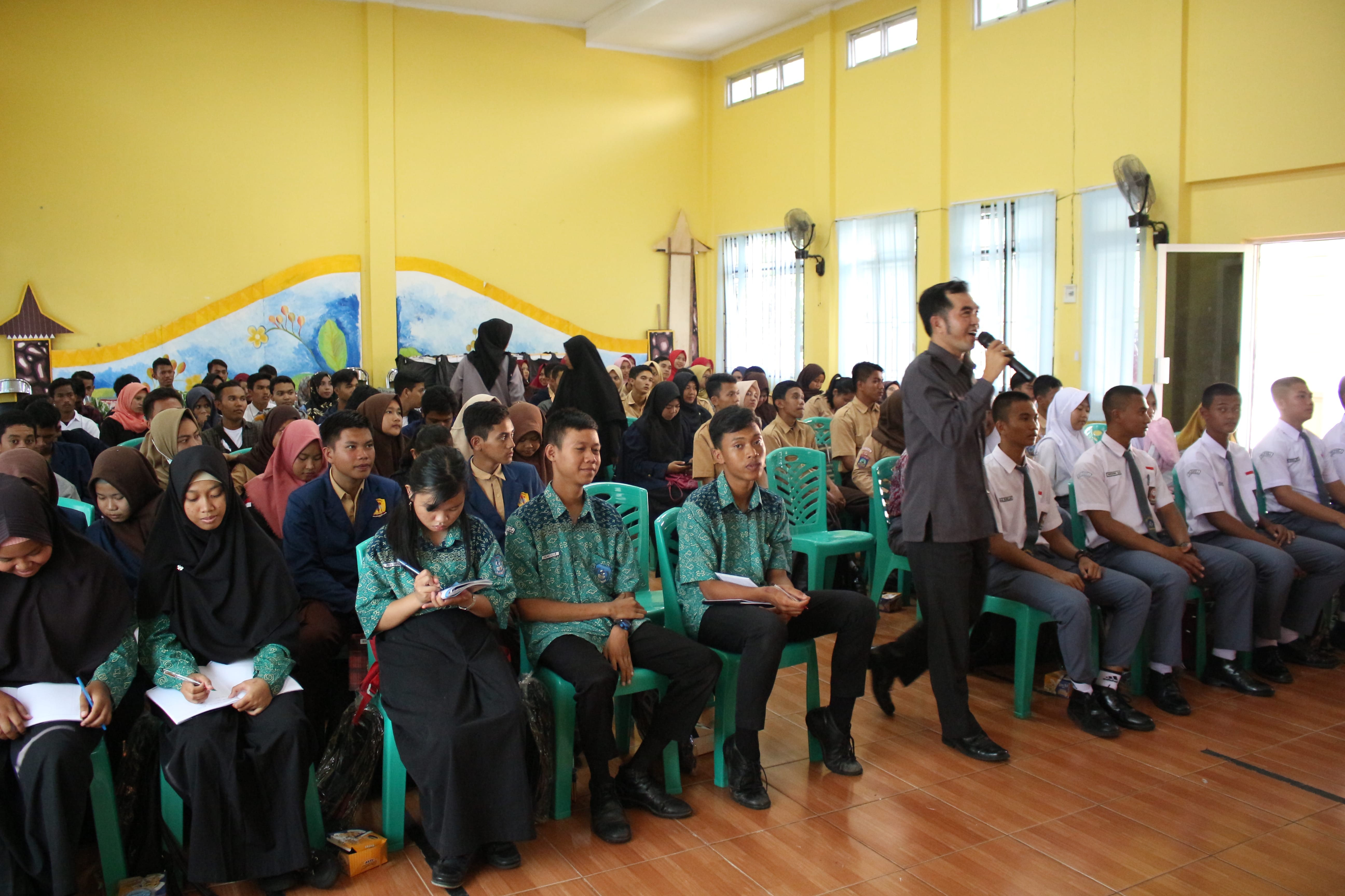 BAWASLU BABEL SOSIALISASIKAN POJOK PENGAWASAN PARTISIPATIF DI KABUPATEN BELITUNG
