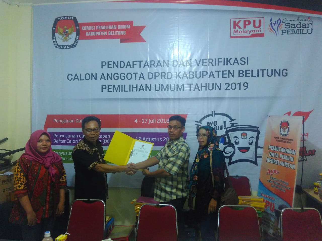 PANWASLU KABUPATEN BELITUNG DAMPINGI PENYERAHAN DOKUMEN PERBAIKAN BAKAL CALON ANGGOTA DPRD KAB. BELITUNG PADA PEMILU 2019