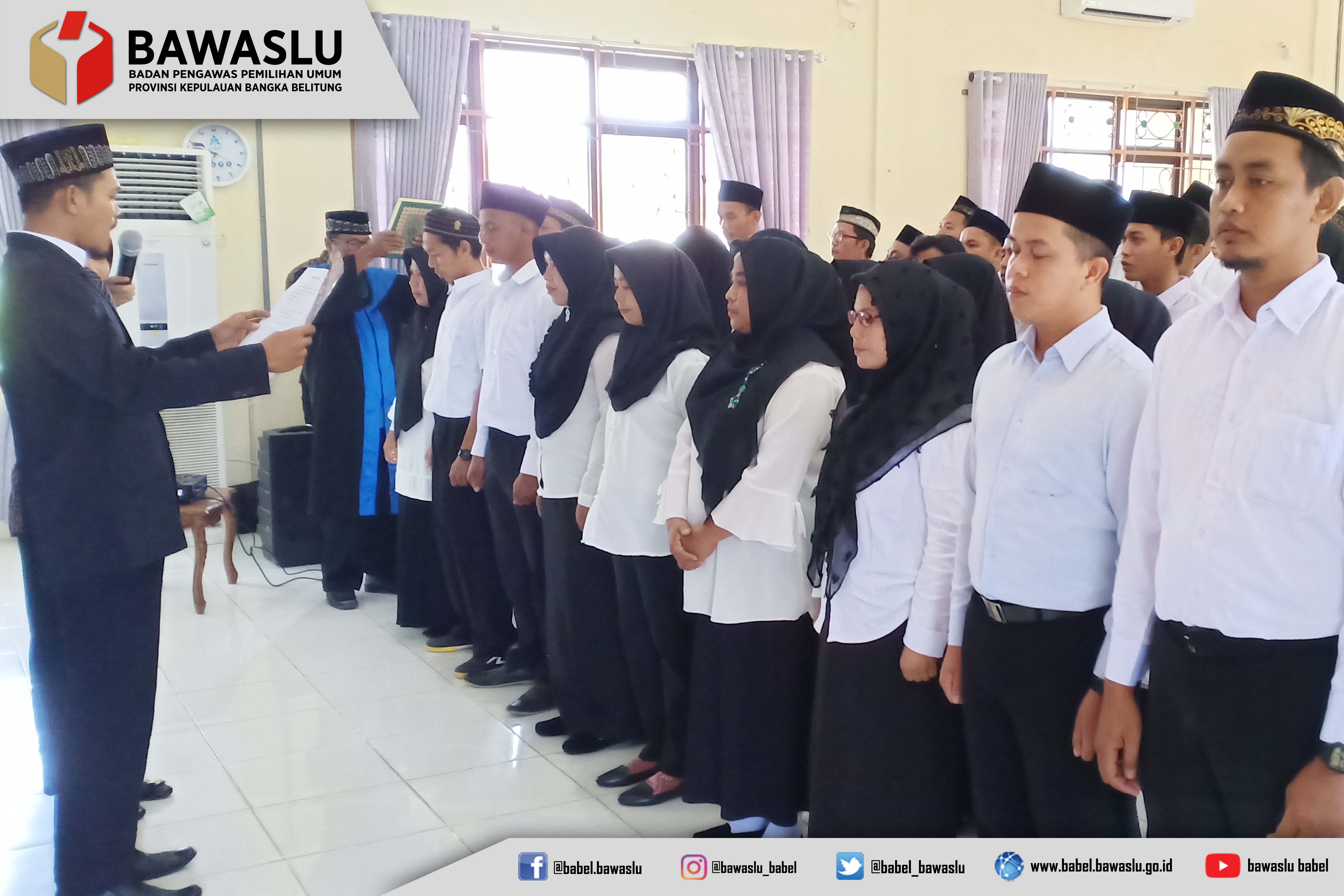 PANWASLU KECAMATAN SE-BABEL SERENTAK LANTIK PENGAWAS TPS