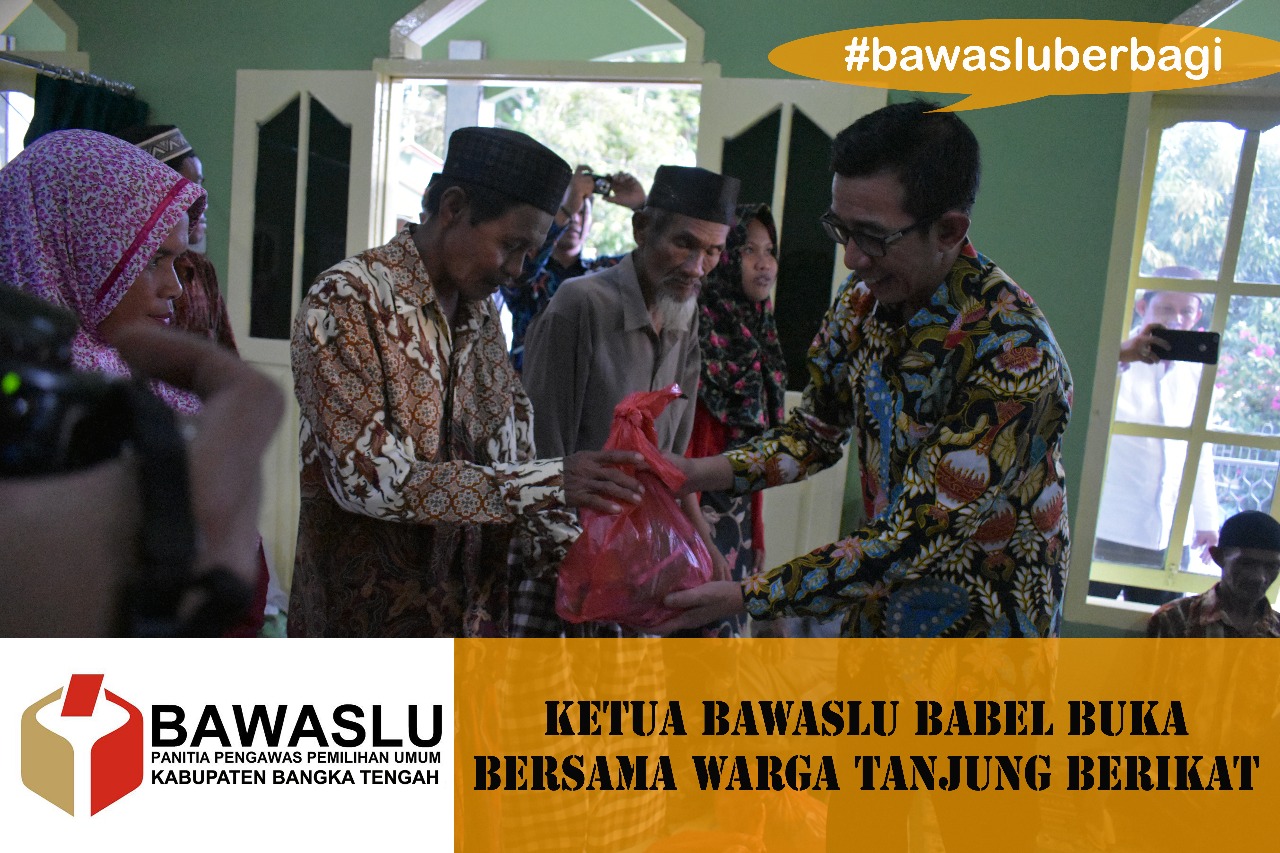 KETUA BAWASLU BABEL BUKA BERSAMA DENGAN WARGA TANJUNG BERIKAT