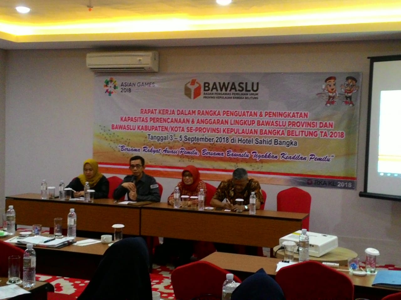 GUNA EFEKTIFITAS PELAKSANAAN ANGGARAN, BAWASLU BABEL ADAKAN RAPAT KERJA