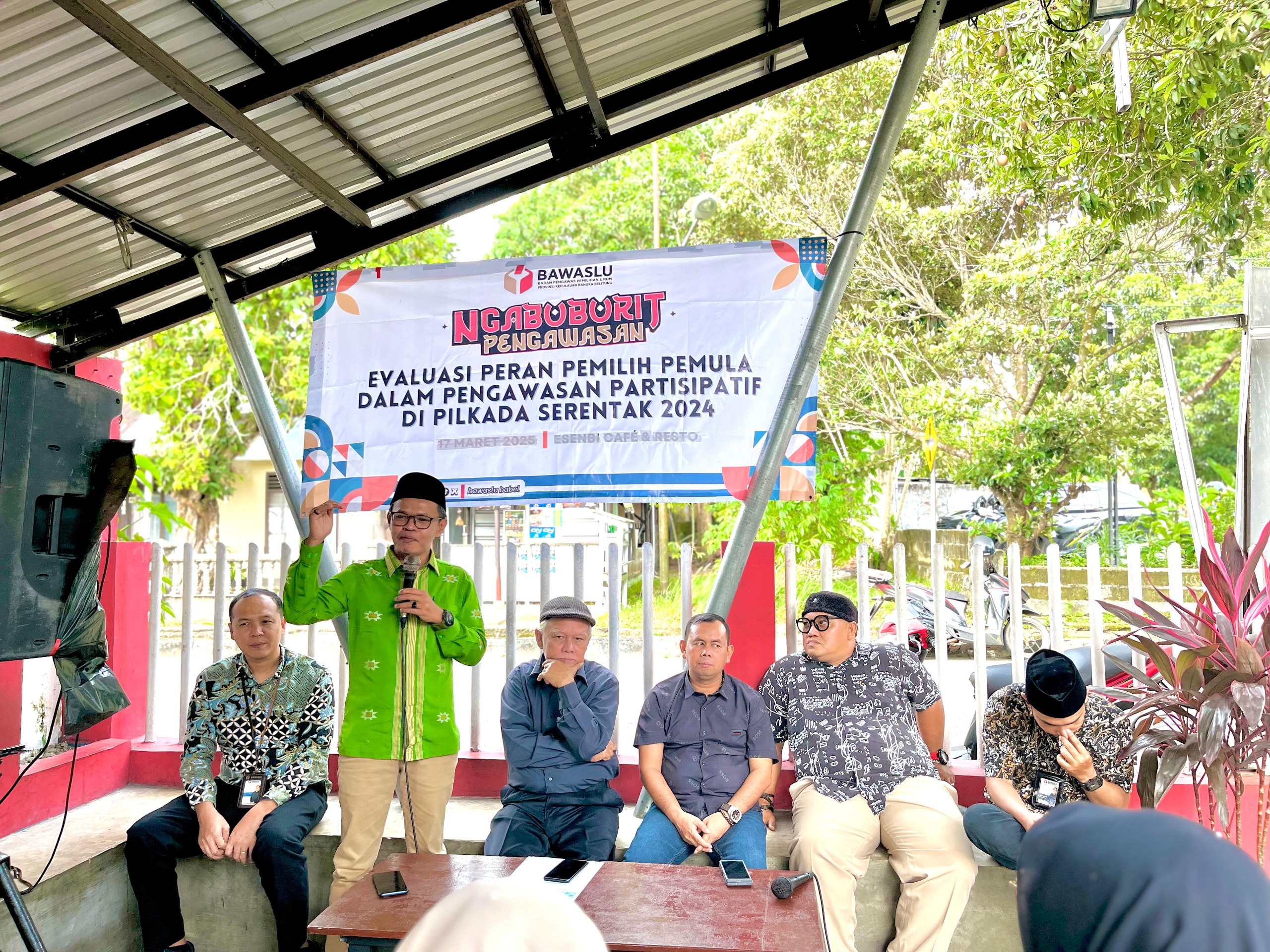 Ngabuburit Pengawasan: Peran Pemilih Pemula Penting pada Pilkada 2024