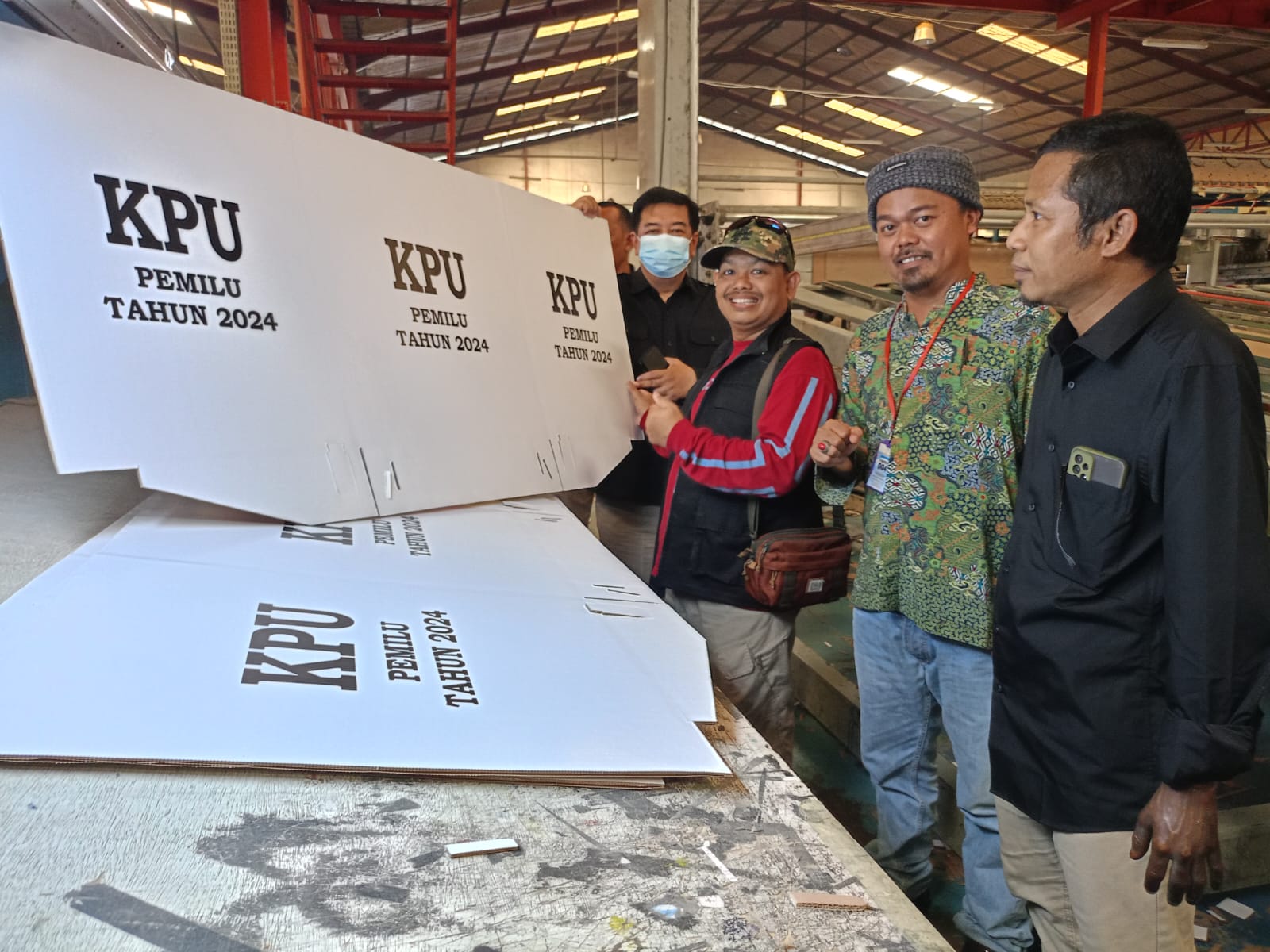 Bawaslu Babel Awasi Proses Produksi Logistik Pemilu 2024