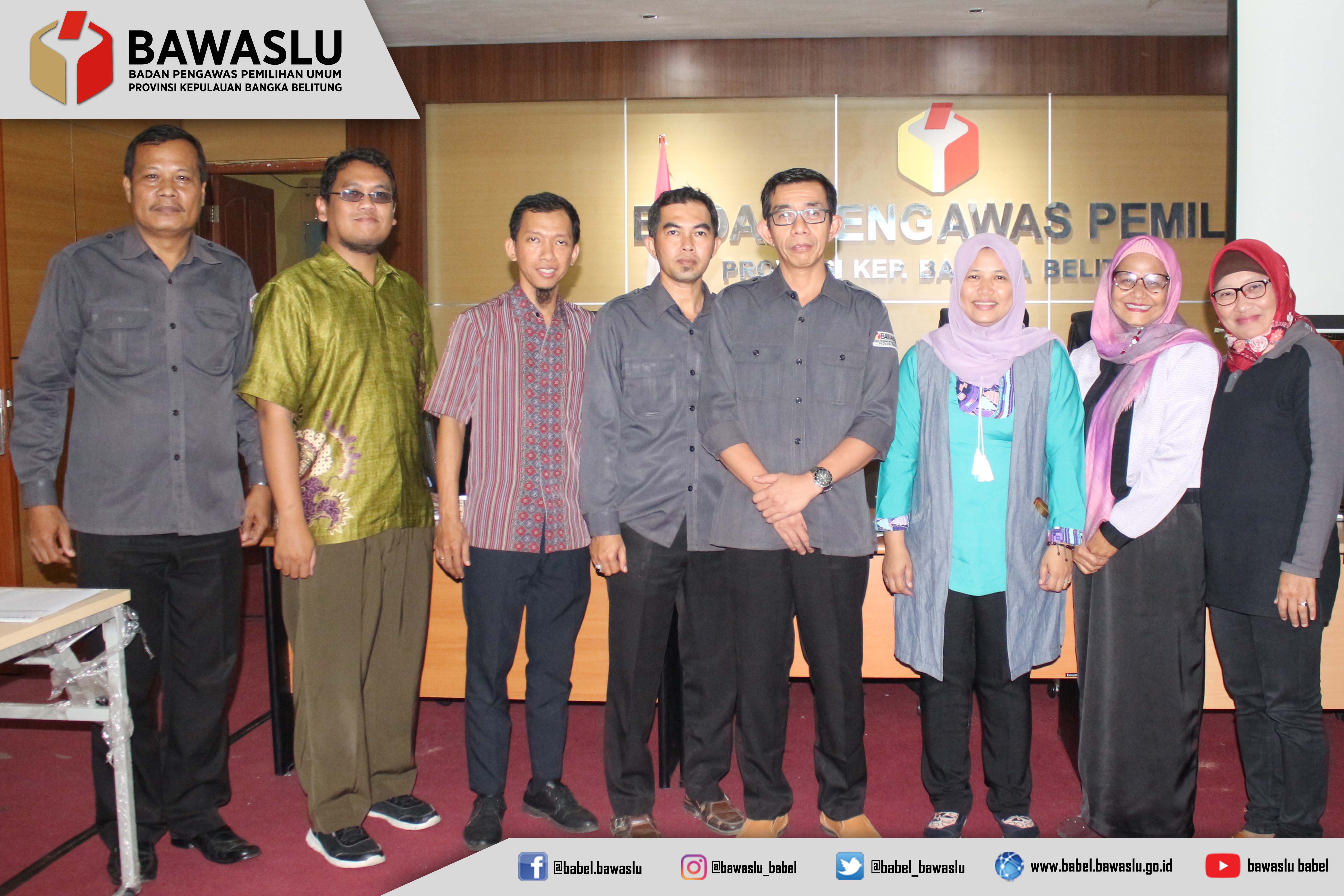 BAWASLU BABEL LIBATKAN FAKULTAS HUKUM UBB DALAM PENYEMPURNAAN BUKU KINERJA