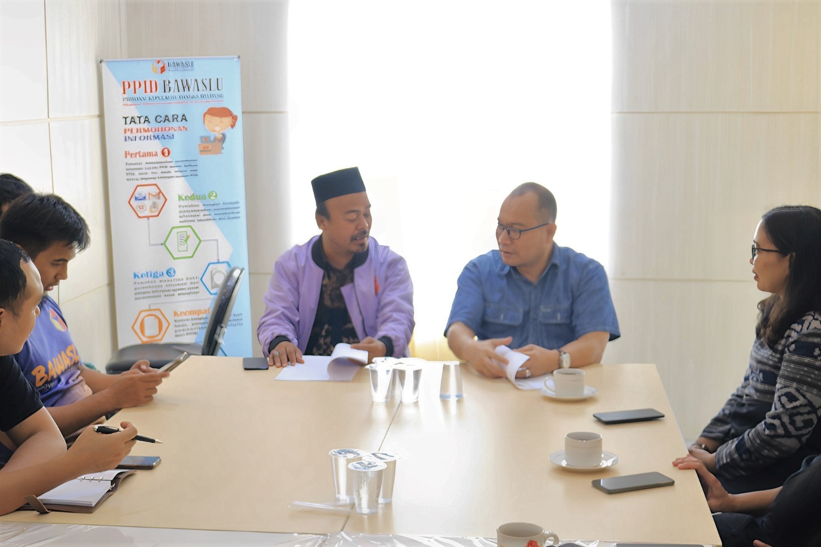 Bawaslu Babel menerima kunjungan dari Tim Biro Hukum dan Humas serta Pusdiklat Bawaslu RI.