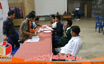 PANWASLU BABAR AWASI PENDAFTARAN, PENYERAHAN DAN PERBAIKAN BERKAS PENCALONAN BACALEG