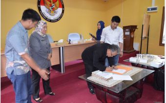 Fisipol UBB Dan Bawaslu Babel Teken MOU Gardu Pengawasan Partisipatif