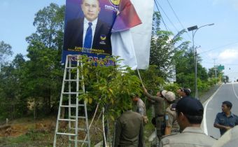 PENERTIBAN ALAT PERAGA PRA KAMPANYE DI KECAMATAN MENTOK DAN SIMPANG TERITIP