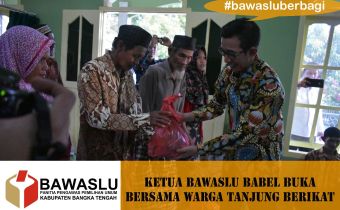 KETUA BAWASLU BABEL BUKA BERSAMA DENGAN WARGA TANJUNG BERIKAT