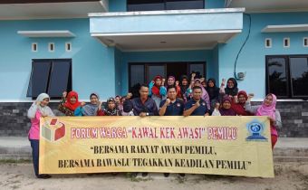 BAWASLU BASEL DAN PENYULUH KB GELAR PENDIDIKAN PEMILU BAGI IBU-IBU