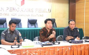 Ketua Bawaslu Babel Sampaikan Peran Penyelenggara Pemilu kepada Siswa-Siswi SMK Negeri 1 Simpangkatis