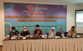 Ketua Bawaslu Babel Jelaskan Pentingnya Nilai Dasar Pengawas Pemilu Dihadapan Panwascam se Bangka Tengah